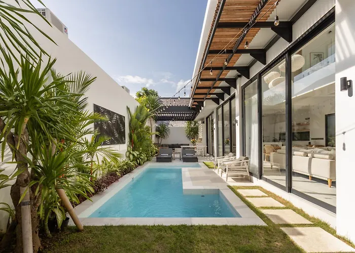 Spacious 3 Bedroom Villa - Walk To The Beach Uluwatu 